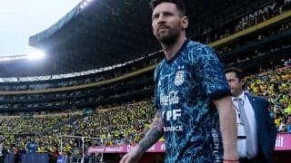 「メッシの表情を見てみなよ」ピッチに侵入しマスク無しで無理矢理写真撮影、反省見せない犯人に批判殺到「相応の処分をすべき」