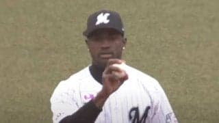 走者も大慌て「ダイブの伸びすごい」　二遊間“10m横断”キャッチは「捕球力凄い」