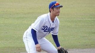 走者で隠された“恐怖の打球”に超絶反応　中日名手の瞬間キャッチが「本当に凄い」