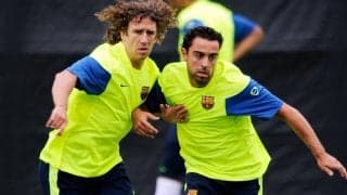 チャビ監督もバルサvsレアルの女子“クラシコ”を視察、隣にはプジョールの姿も