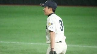 「女子の選抜」で衝撃プレー　東京ドームでの“観客席飛び込みキャッチ”に場内どよめき