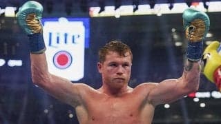 ボクシング現役世界No.1のパンチを受けた捨て身記者に海外悲鳴「私の肋骨まで痛いよ」