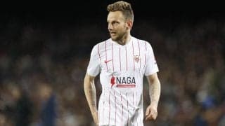 試合後に｢パンツ一丁｣!?セビージャMFラキティッチが古巣バルセロナ戦後に見せた「まさかの姿」