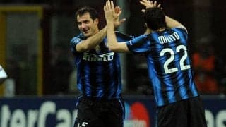 「史上最高のボレー」GKのヘディングを跳ね返す！スタンコビッチの50m級ダイレクトボレーが今なお絶賛「こんなシュートは見たことない」