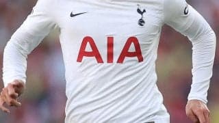 襟袖の紺・黄色がアクセントに！ トッテナムの来季ホームユニがリークされる