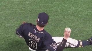 「絶対落ちたと思ったもん…」　“神業スライディング好捕”が「これぞプロ」