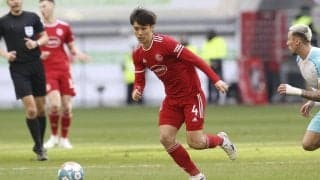 サッカー日本代表・田中碧、アペルカンプ真大、内野貴史、デュッセルドルフ｢日本人トリオ｣の凄すぎるリフティング練習!!地面に一度もつかずにゴールへ導く「驚異のテクニック」