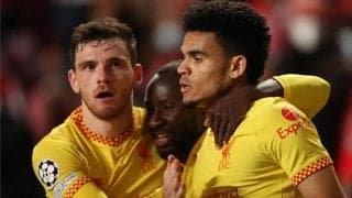 金属棒が投げ込まれあわや惨事に…ベンフィカファンが元ポルトのリバプールFWに攻撃