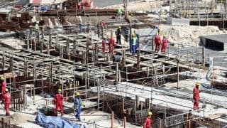 毎日12時間労働、3年休みなしも…カタールW杯の裏での移民労働者の実態が浮き彫りに