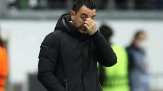 フランクフルトに苦戦のバルサ、チャビ監督はピッチに苦言「我々がプレーしやすい環境ではなかった」