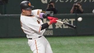 「どこまで飛ばすんですか」　巨人・岡本和の“確信”特大4号は「とんでもない飛距離」