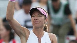  複女王ペシュキ 46歳で引退 