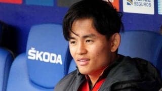 子供たちへのサインで久保建英が神対応！「インクを自分の服で…」