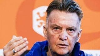 ファン・ハール断言。オランダ伝統の４−３−３で勝つのは「難しい」。がん闘病中の名将はカタールＷ杯で有終の美を飾れるか