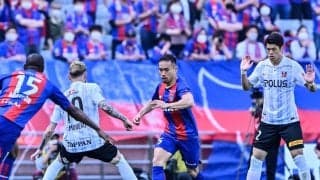 「長友佑都vs酒井宏樹＋ダヴィド・モーベルグ」激突した選手たちの対抗心【FC東京と浦和レッズのスコアレスドローが「激熱」になった理由】(1)