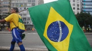 女性副審に頭突きした監督が解任、「女であることを利用している」と暴言も