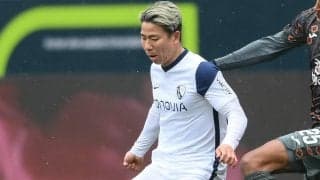 全身デニムにサングラス、浅野拓磨のファッションに「100点だ」