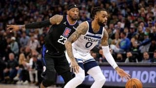 前代未聞の退場劇　乱入女性がコートに接着剤、米注目「スポーツ界屈指のユニークさ」