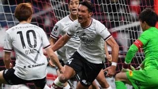 恋しくなったのか？ 神戸DF槙野智章が古巣浦和の練習をスパイ!? それでもファンからは感謝の声が多数