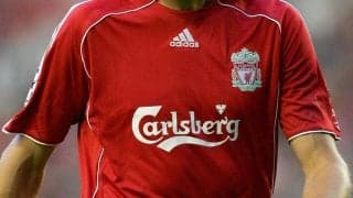 スキー場での偶然の出会い…リバプールのレジェンドが熱狂的ファンに嬉しい“サプライズ” 「何かの間違いだと…」