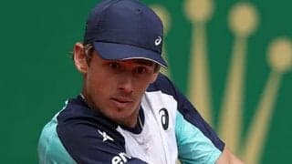  デミノー 大会会場で練習開始 