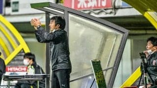 柏戦で京都ベンチから「紙２枚の謎の指示」！ 紙に書かれた「名前と数字」が示すものとは？