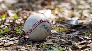 絶望の走者立ち上がれず…奇跡の“時間差トリプルプレー”は「こんなの見たことない」