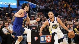 ウォリアーズがホームでナゲッツに連勝…カリーが約23分で34得点の活躍／NBAプレーオフ