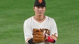 坂本勇人の“動かないのに美技”が「上手すぎ」　時短アウトが「トップレベルで凄い」