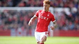 スローインの折り返しを直接ボレー！ライン際からの衝撃ゴールが話題沸騰「こんなの見たことある？」