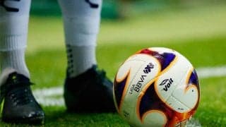 全員がキッカー候補?! 敗退間際のカップ戦後半ATに奇怪なトリックFKがロシアで爆誕!!