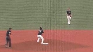 「なんだこれ、凄い」鷹・今宮とドラ4新人の“美併殺”が「華麗と強肩の欲張りセット」