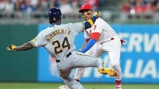 【MLB】惨事招く危険も…野手転倒させた“足払い”に賛否「卑劣じゃない」「いい判定」