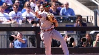 【MLB】三塁線後方から“超高速低弾道”　爆肩送球にファン驚嘆「今まで見た中で最高」