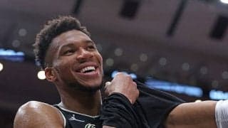 昨季覇者バックスが敵地シカゴで2連勝…アデトクンボが殊勲の働きを見せたアレンを絶賛