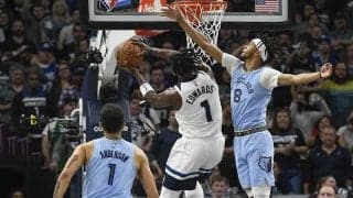 NBAで続く女性乱入…接着剤、チェーン女、次は“偽審判”が妨害「一線越えてるよ！」