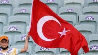 ラスト10分、筋書きなしの衝撃ドラマ！ 1つの珍プレーから、両軍のフェアプレー合戦に…最後は意図的にPK失敗