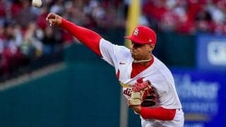 【MLB】捕手も仰天「よく捕れたな…」　人類最速右腕の“間違い魔球”が「更にいい球に見える」