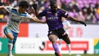 京都サンガ「得点ランキング1位」38歳FWが見せた「クライフターン」からの「ノールック」ゴール!!Jリーグ公式の「神編集」が話題に