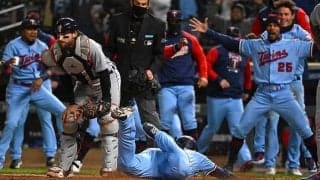 【MLB】誰もいない外野に送球…ミスしか出ない“1分間の悪夢”が「最悪プレーの連続」