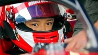 モーターホームで世界を転戦する女子高生レーサーJujuが新たな一歩。年齢も性別も「コースに出てしまえば関係ない」