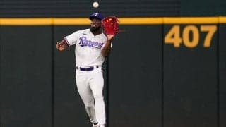 【MLB】無情に外野を転がるボール…元巨人外野手の“大失態”は「何をやってるんだろうか」