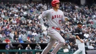 【MLB】負傷交代した大谷翔平、ピザを食べながら「大事を取った」と笑顔　指揮官は復帰について明言避ける