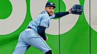 【MLB】絶望打球の背走ダイビングが「別次元」　超人的能力に「キャッチ確率0％もないと…」