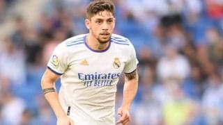 「あなたを愛している！」レアルの35度目の優勝をピッチで喜ぶ中、選手の妻が美しき歓喜の涙