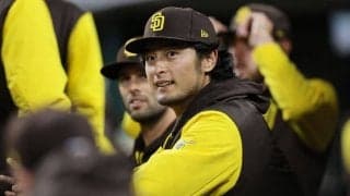 【MLB】ダルビッシュへ愛あるイタズラ　背後に迫る“ニヤけた4人”が「あまりにキュート」