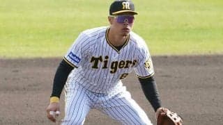 佐藤輝明の爆送球が「強肩ですこ」　野生感溢れる美技が「メジャーリーガーみたい」