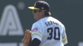 場内騒然の“ライトゴロ”が「肩つっよ」　衝撃レーザーで粉砕…打者恥ずかしそう