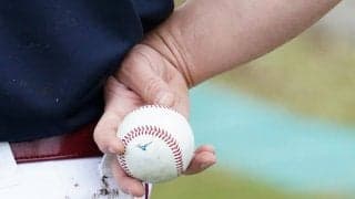 驚異の18歳“両投げ投手”現る　右で155キロ＆左で148キロは「クレイジーだ」