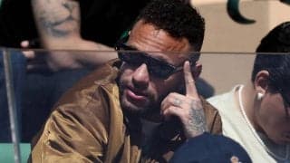 ピッチより生き生き? ネイマールはポーカーに夢中、高額バイインのトーナメント参加の結果は…